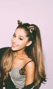 اسکرین شات برنامه Ariana Grande Wallpapers 4