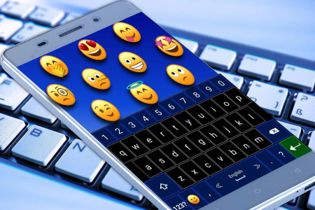 اسکرین شات 4 برنامه Emoji Keyboard