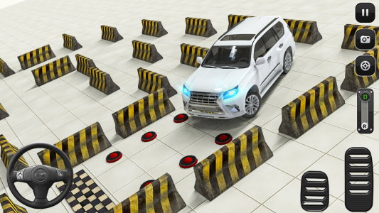 اسکرین شات 3 برنامه Prado Car Games Modern Parking