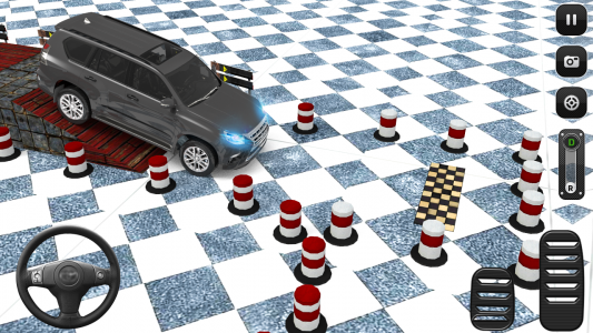 اسکرین شات برنامه Prado Car Games Modern Parking 2