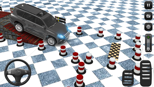 اسکرین شات 2 برنامه Prado Car Games Modern Parking