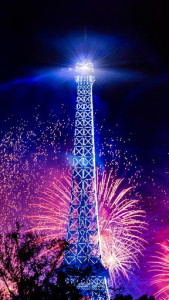 اسکرین شات برنامه Fireworks New Year Eiffel Tower Live Wallpaper 4