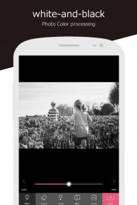 اسکرین شات 2 برنامه Monochrome Color Photo Effects